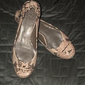 Size 11 Tory Burch python flats, worn once!